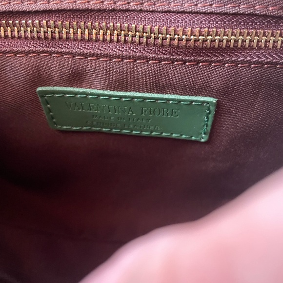 Chic Green and Cream Shoulder Bag - Picture 3 of 13